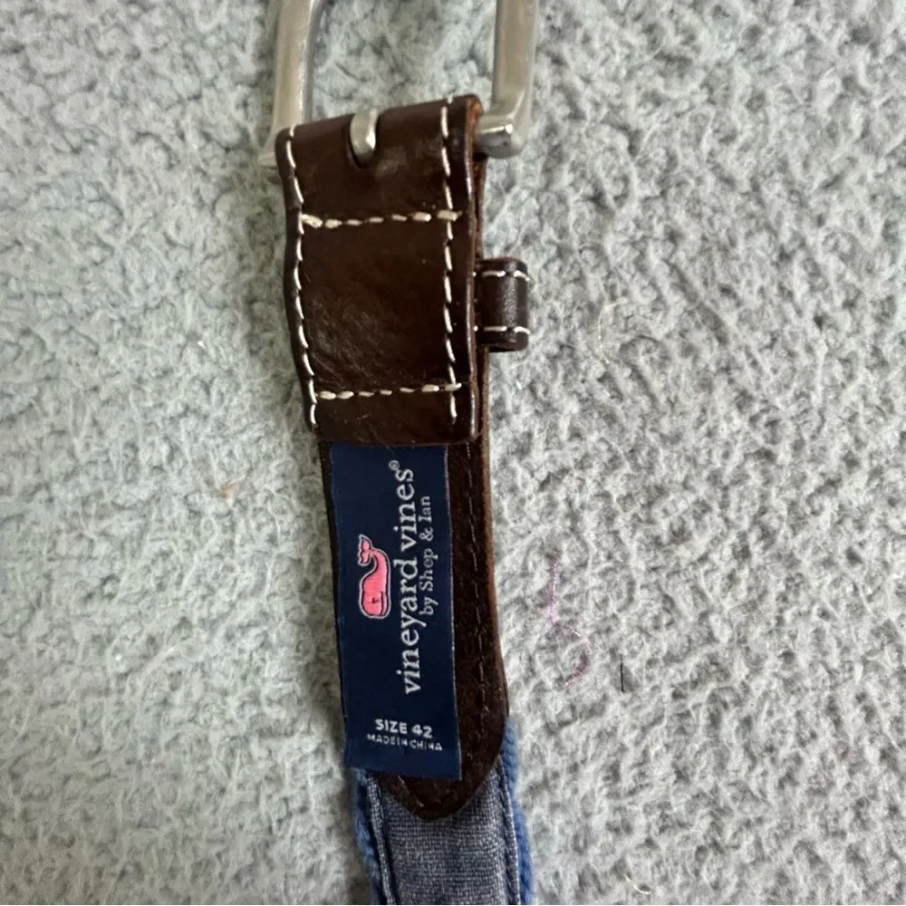 Vineyard Vines Mens blue and Brown Leather Belt size 42